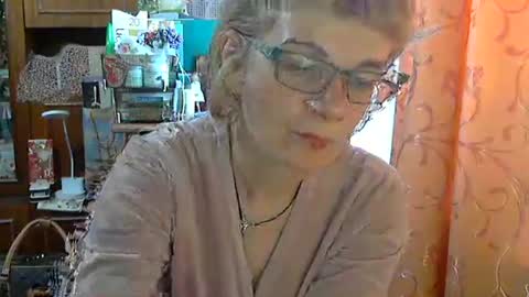 Olivia Mia online show from April 17, 10:17 am