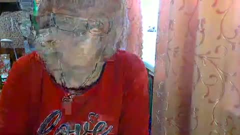 Olivia Mia online show from April 7, 7:32 am