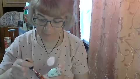 Olivia Mia online show from April 20, 6:05 am