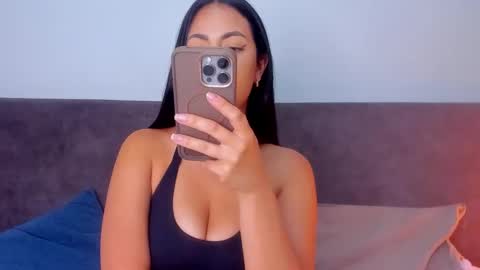 OLIVIA online show from April 4, 2:10 am