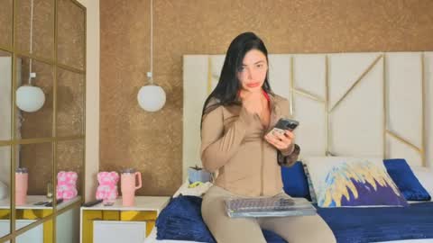 pamplemusa_ online show from April 14, 11:43 am