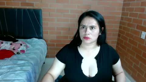 paula__117 online show from June 24, 11:15 pm