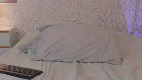 Peach  online show from July 25, 3:57 am