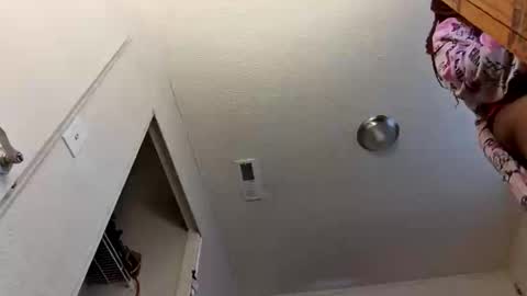 pebblessmith453 online show from January 10, 10:25 pm