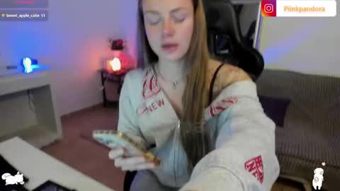 PiinkPandora online show from March 22, 8:48 pm