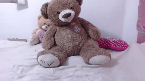 pink_love_25 online show from April 18, 8:28 am