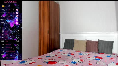 pink_soda online show from February 3, 1:41 am