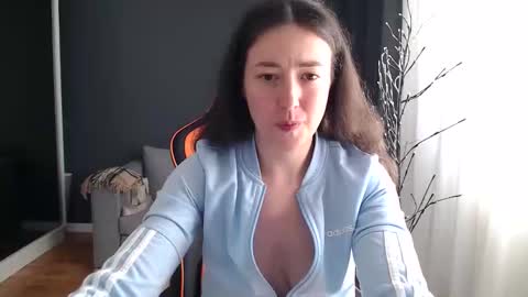 piscesgirl06 online show from April 11, 7:25 am