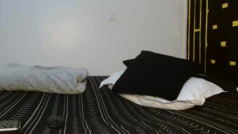 pixietease1 online show from April 15, 7:03 pm