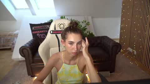 Lana online show from August 5, 3:29 pm