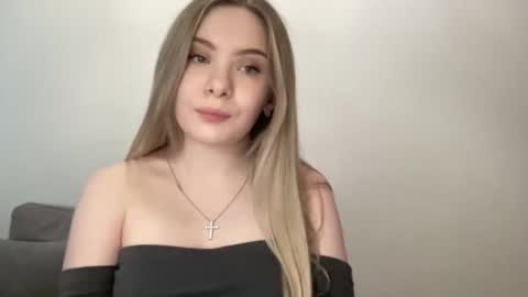 polishangel222 online show from March 17, 4:22 pm