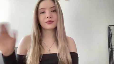 polishangel222 online show from March 23, 11:05 am