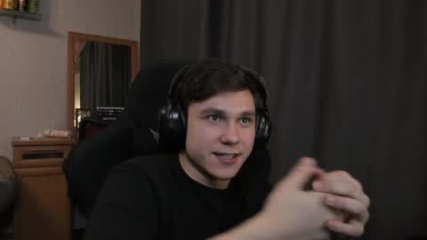 polly_candyy online show from April 3, 9:02 pm