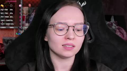 Robyn online show from April 21, 2:35 pm