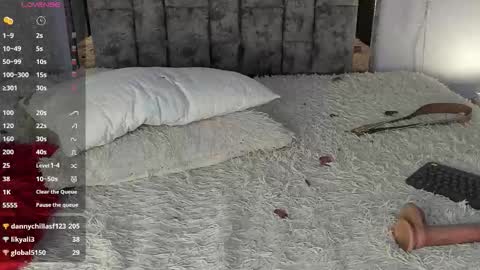 pretty_and_strong online show from November 21, 3:41 am