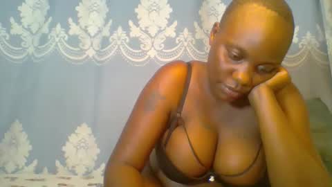 SHANIA online show from April 20, 7:28 pm