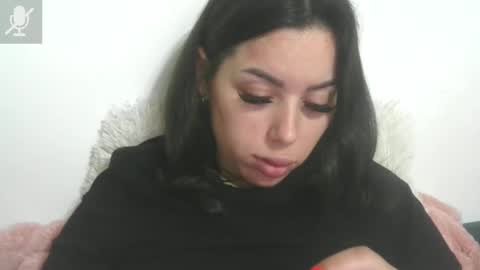 prettyjulliette online show from March 20, 8:25 pm