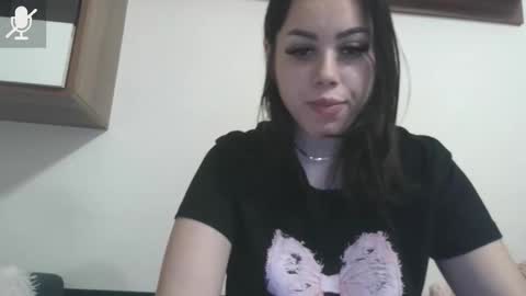 prettyjulliette online show from March 5, 4:47 pm