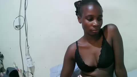 pritty_amber online show from March 24, 9:36 am