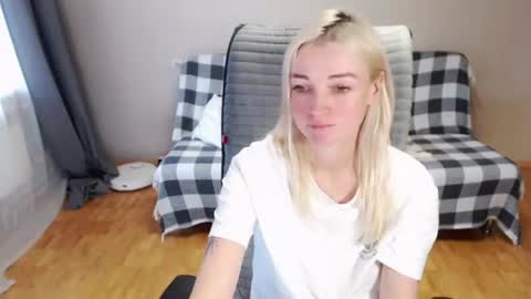 Polly online show from July 17, 5:23 am