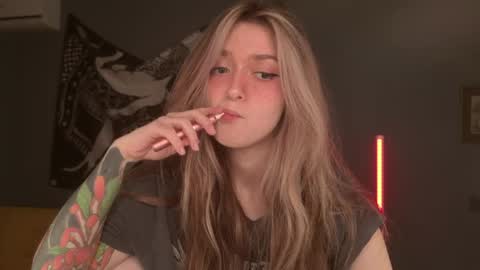 Bella online show from April 18, 8:17 am