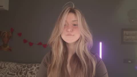 Bella online show from April 14, 5:51 am