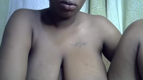 queeen online show from February 3, 3:37 am