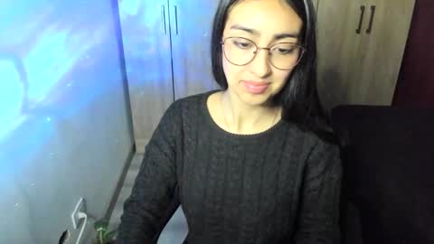 queenbyte_18 online show from March 11, 3:55 am