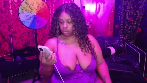 Queen Cherise Roze online show from April 7, 12:12 am