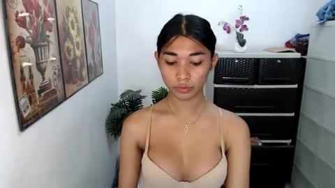 raindrizzle1706 online show from April 9, 4:15 am