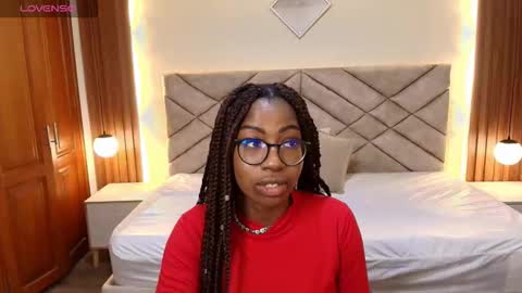 Raquel online show from March 12, 12:30 pm