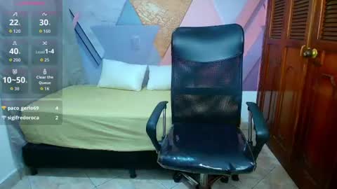 raylin_escobar online show from July 10, 9:48 pm