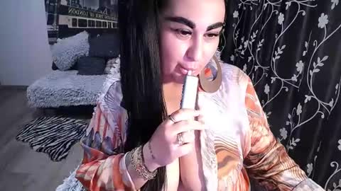 Desyree online show from April 18, 12:35 am