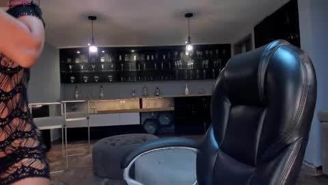 Renata Reyes online show from March 15, 6:10 pm