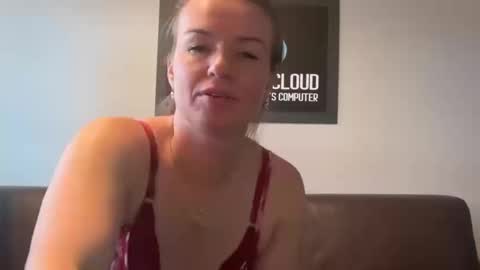 riana894237 online show from March 11, 4:53 pm