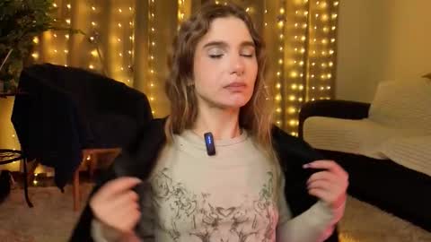 Kylie online show from March 7, 6:04 pm