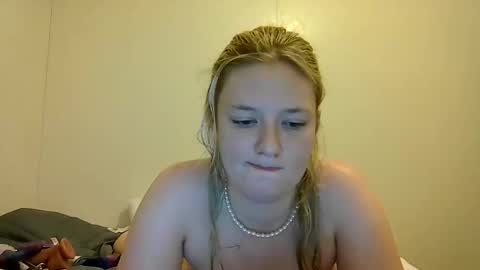 rose370901 online show from April 19, 5:18 am