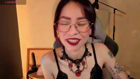 Miss Rosse online show from April 14, 1:33 pm