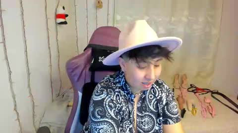 ROSSE DEMOND  online show from March 8, 3:21 am