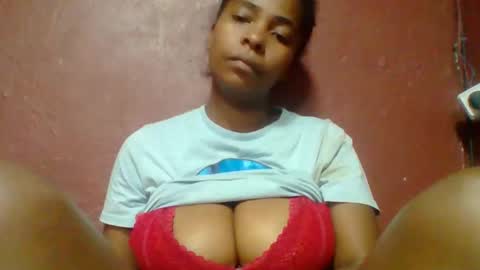 rovaelyah online show from April 11, 6:52 am