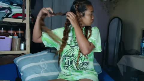 roxanne_98 online show from April 19, 2:11 am