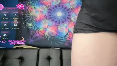 Roxxyfoxxy1 online show from March 18, 2:27 am