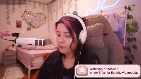 roxysuh online show from March 27, 8:26 am