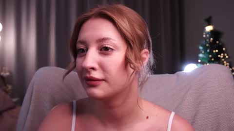 Mila online show from December 22, 5:05 pm