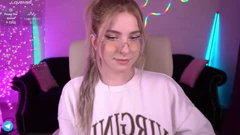 Sabrina online show from March 26, 7:21 am