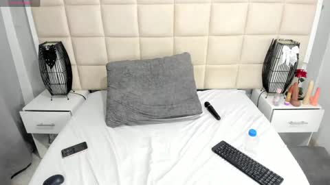 Nice to meet you guys my name is Lina. online show from April 7, 2:08 pm