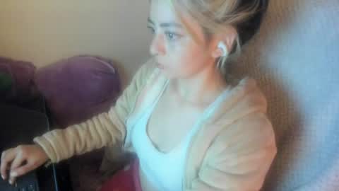   online show from June 19, 11:24 am