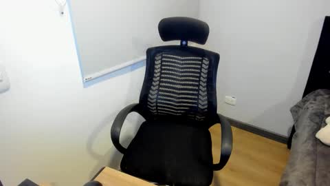 sarah  LIZCANO....... online show from March 12, 10:51 am