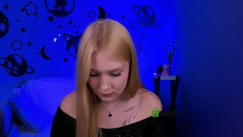 Sara online show from April 3, 7:34 pm