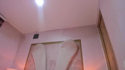 Sarah online show from March 11, 2:09 pm